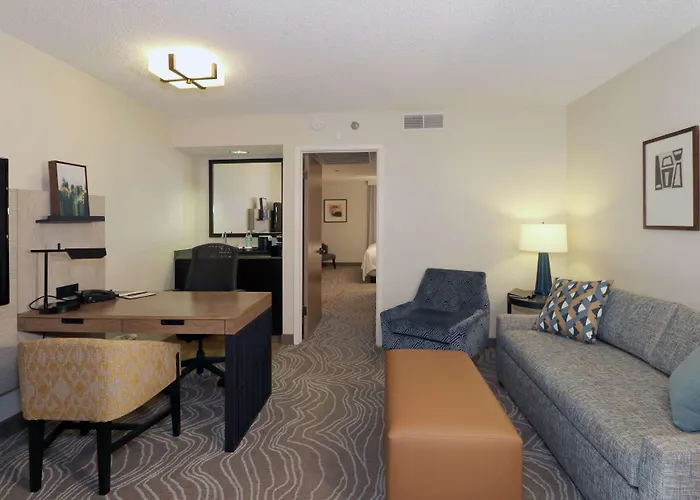 Embassy By Hilton Phoenix 4*