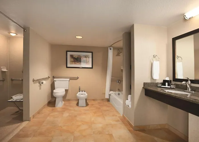 Hotel Embassy By Hilton Phoenix Tempe