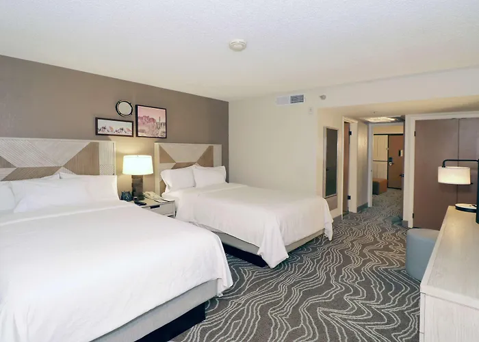 Hotel Embassy By Hilton Phoenix 4*