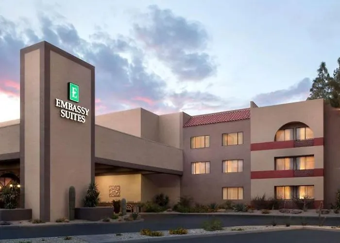 Embassy By Hilton Phoenix Hotel