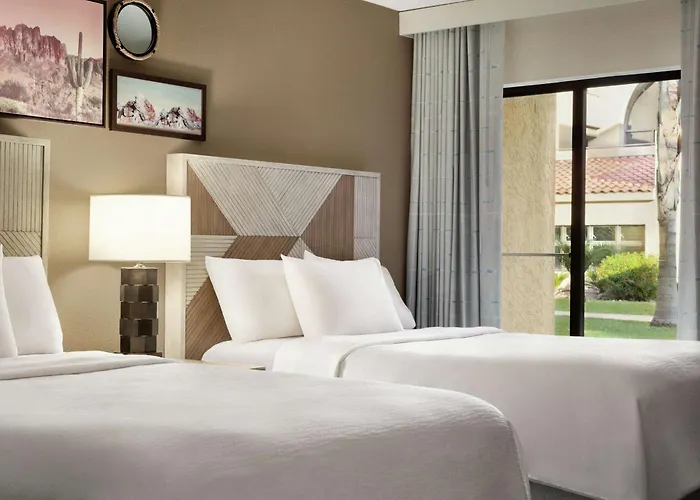 Embassy By Hilton Phoenix Hotel
