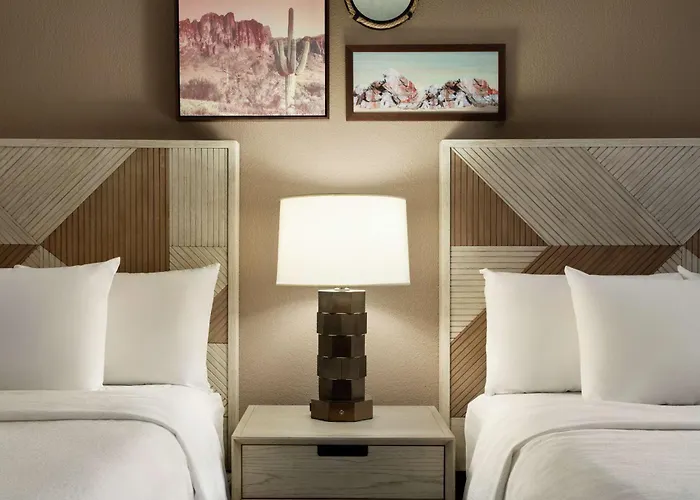 Hotel Embassy By Hilton Phoenix 4*