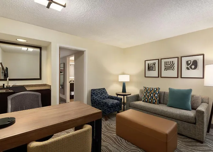 Hotel Embassy By Hilton Phoenix