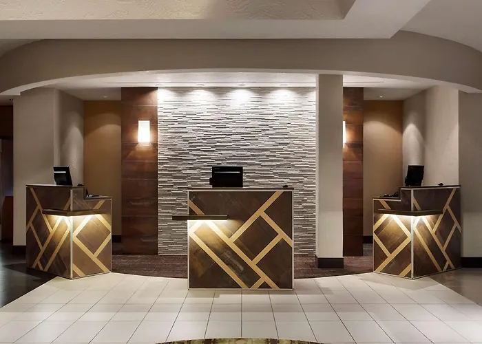 Embassy By Hilton Phoenix 4*