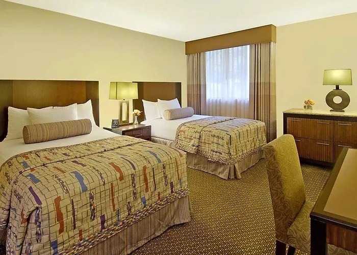 Embassy By Hilton Phoenix Hotel Tempe