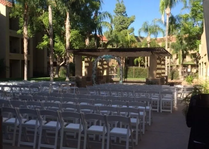 Hotel Embassy By Hilton Phoenix